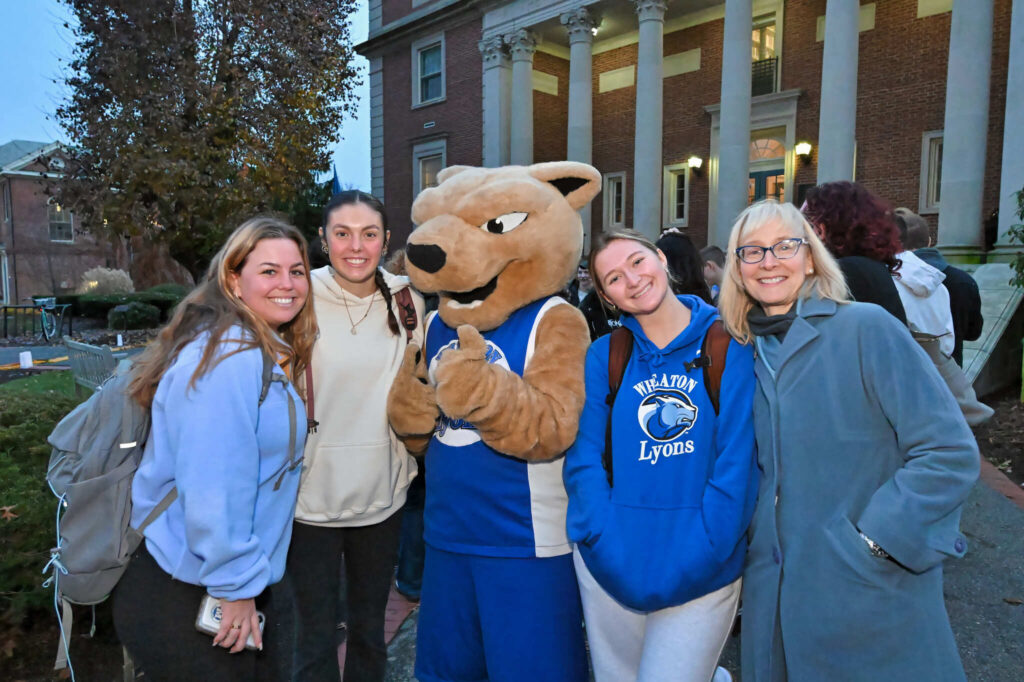 Students with Roary and President Whelan at Winterfest 2023