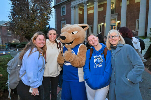 Students with Roary and President Whelan at Winterfest 2023